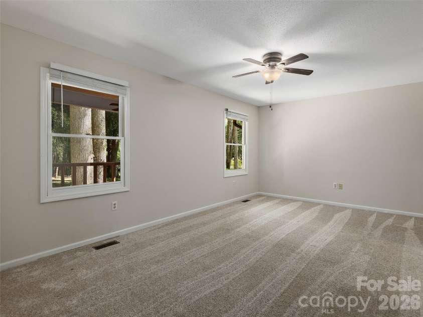 30 Kanuga Heights Lane, Hendersonville, NC 28739.  MLS# CAR4378922, YatesRealty ID 19074. 