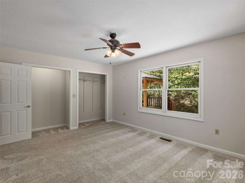 30 Kanuga Heights Lane, Hendersonville, NC 28739.  MLS# CAR4378922, YatesRealty ID 19074. 