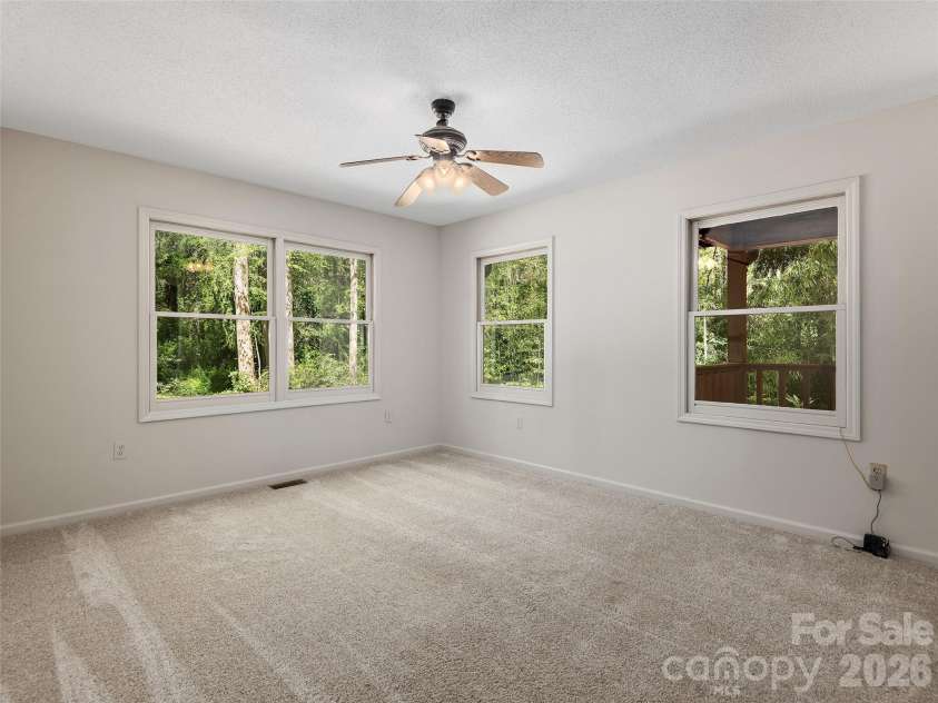 30 Kanuga Heights Lane, Hendersonville, NC 28739.  MLS# CAR4378922, YatesRealty ID 19074. 