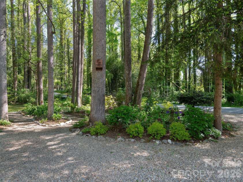 30 Kanuga Heights Lane, Hendersonville, NC 28739.  MLS# CAR4378922, YatesRealty ID 19074. 