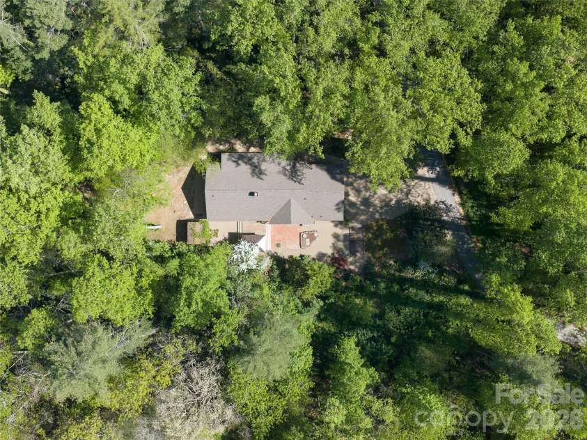 30 Kanuga Heights Lane, Hendersonville, NC 28739.  MLS# CAR4378922, YatesRealty ID 19074. 