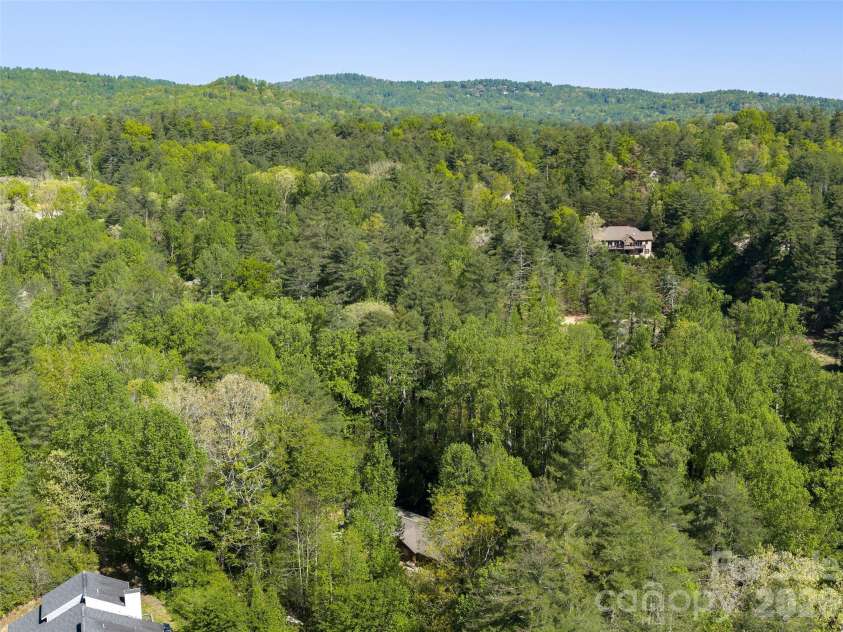 30 Kanuga Heights Lane, Hendersonville, NC 28739.  MLS# CAR4378922, YatesRealty ID 19074. 