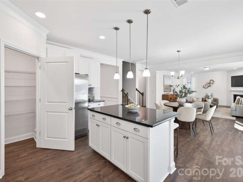 1212 Englewood Drive, Lake Wylie, SC 29710.  MLS# CAR4371368, YatesRealty ID 19075. 