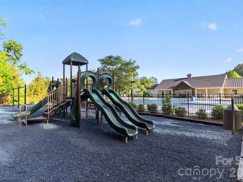 1212 Englewood Drive, Lake Wylie, SC 29710.  MLS# CAR4371368, YatesRealty ID 19075. Playground