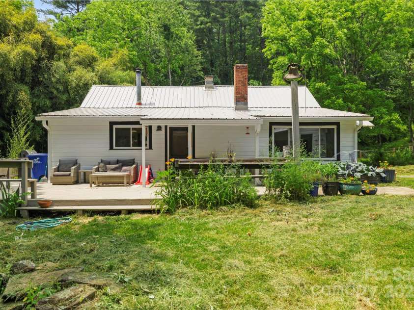 51 HOMEFIRE COVE Cove, Leicester, NC 28748.  MLS# CAR4269158, YatesRealty ID 19075. 