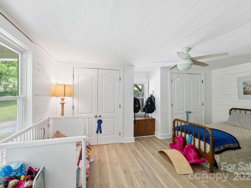 51 HOMEFIRE COVE Cove, Leicester, NC 28748.  MLS# CAR4269158, YatesRealty ID 19075. 