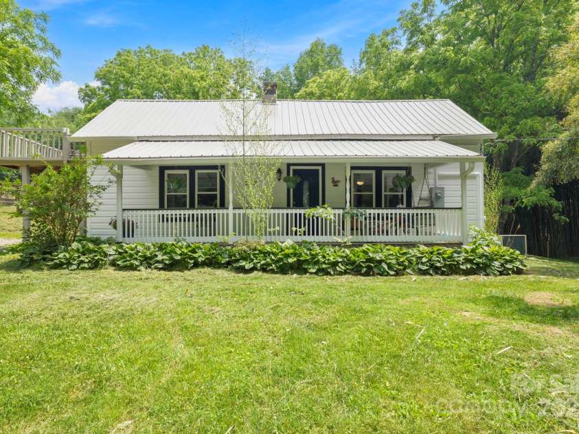 51 HOMEFIRE COVE Cove, Leicester, NC 28748.  MLS# CAR4269158, YatesRealty ID 19075. 