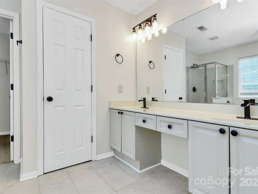 720 Reigate Road, Charlotte, NC 28262.  MLS# CAR4264923, YatesRealty ID 19076. Bathroom 2