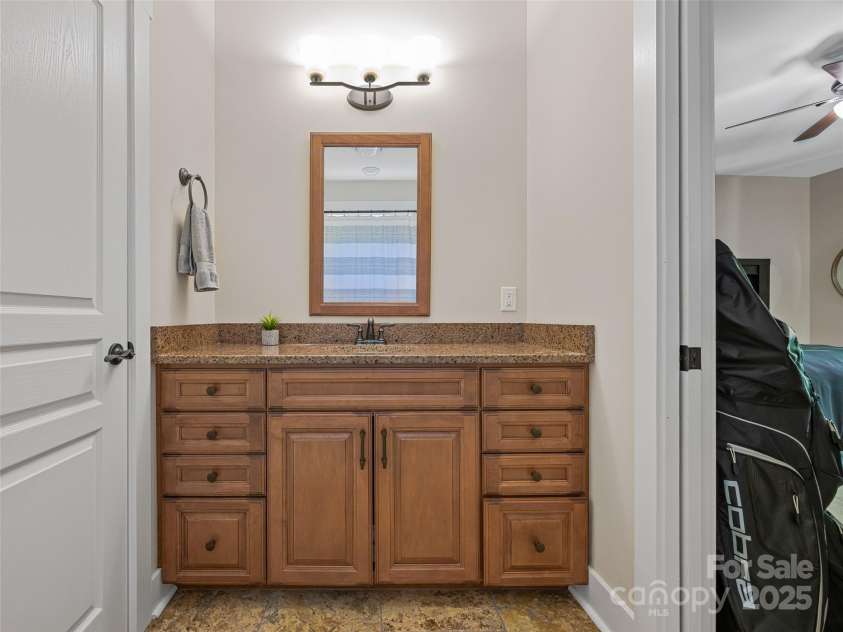 207 Hogans View Circle, Hendersonville, NC 28739.  MLS# CAR4264742, YatesRealty ID 19077. 