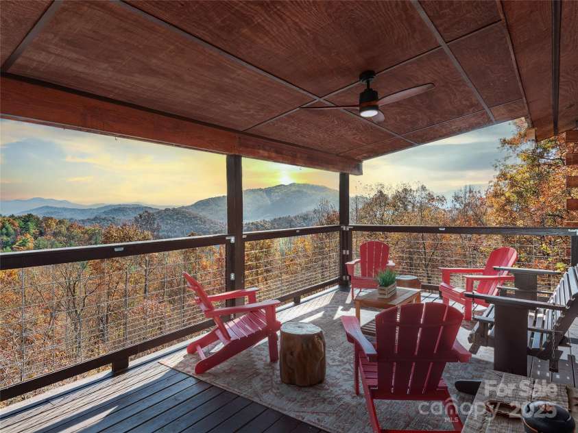 110 Garden Knoll Road, Franklin, NC 28734.  MLS# CAR4269098, YatesRealty ID 19078. 