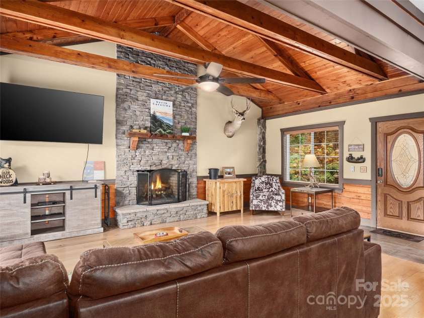 110 Garden Knoll Road, Franklin, NC 28734.  MLS# CAR4269098, YatesRealty ID 19078. 