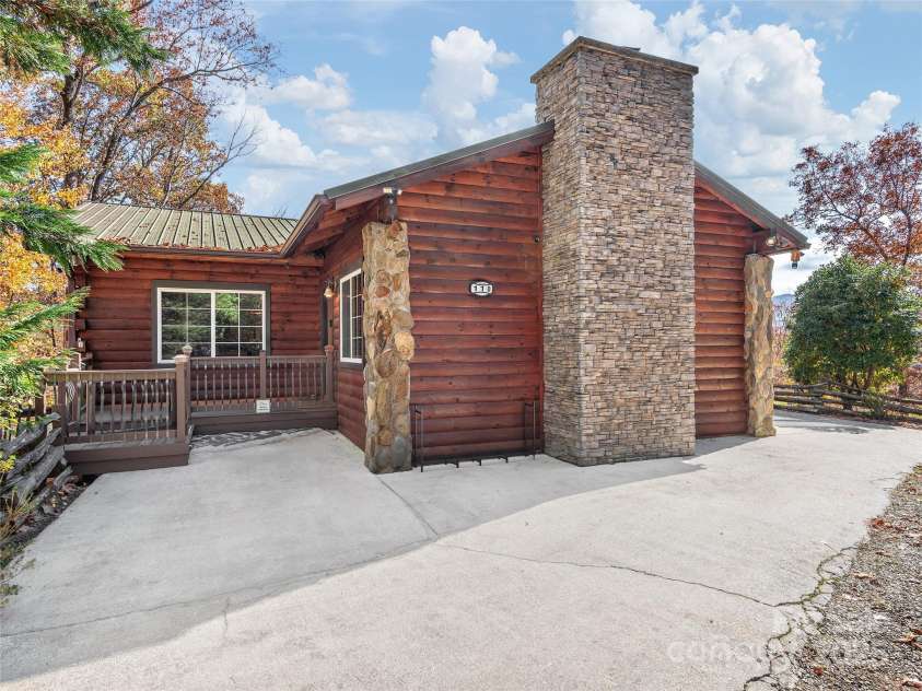 110 Garden Knoll Road, Franklin, NC 28734.  MLS# CAR4269098, YatesRealty ID 19078. 