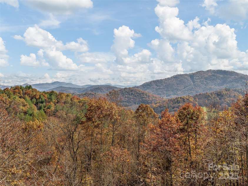 110 Garden Knoll Road, Franklin, NC 28734.  MLS# CAR4269098, YatesRealty ID 19078. 