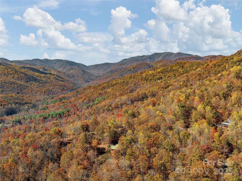 110 Garden Knoll Road, Franklin, NC 28734.  MLS# CAR4269098, YatesRealty ID 19078. 