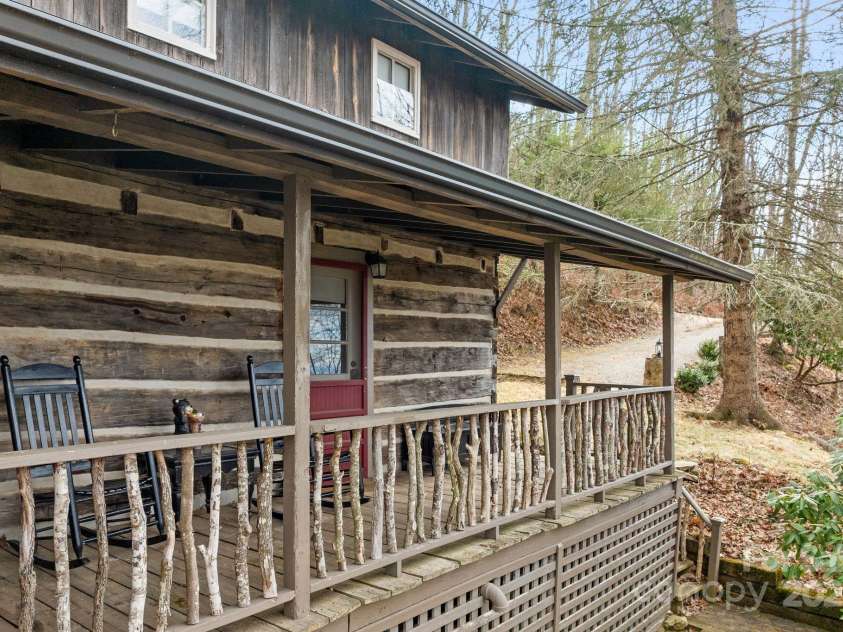 1040 Oak Ridge Lane, Mars Hill, NC 28754.  MLS# CAR4333820, YatesRealty ID 19079. 