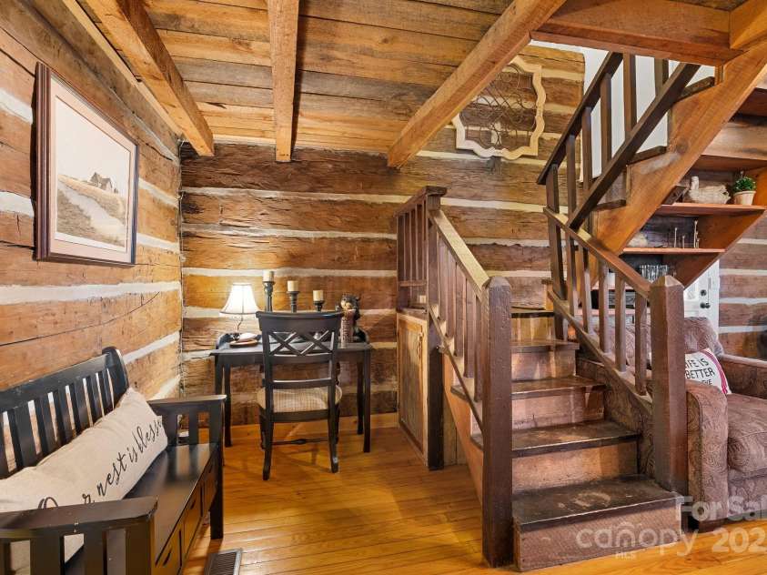 1040 Oak Ridge Lane, Mars Hill, NC 28754.  MLS# CAR4333820, YatesRealty ID 19079. 