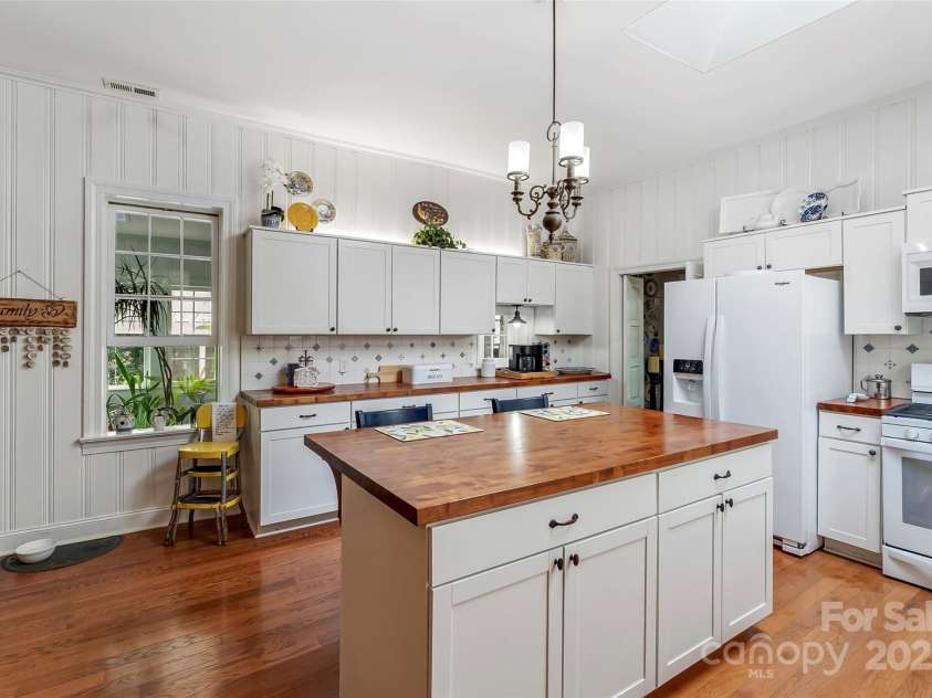 958 NC 18 US 64 None, Morganton, NC 28655.  MLS# CAR4268098, YatesRealty ID 19079. 
