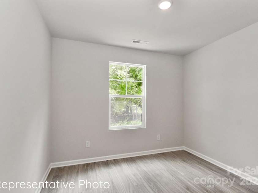 409 Iredell Avenue, Mooresville, NC 28115.  MLS# CAR4329326, YatesRealty ID 1908. 