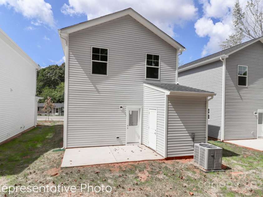 409 Iredell Avenue, Mooresville, NC 28115.  MLS# CAR4329326, YatesRealty ID 1908. 