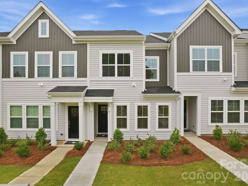 5861 Tuckaseegee Road, Charlotte, NC 28208.  MLS# CAR4401590, YatesRealty ID 1908. 