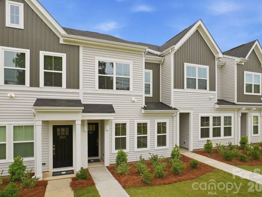 5861 Tuckaseegee Road, Charlotte, NC 28208.  MLS# CAR4401590, YatesRealty ID 1908. 
