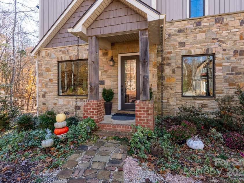 600 Monbo Road, Statesville, NC 28677.  MLS# CAR4320848, YatesRealty ID 1908. 