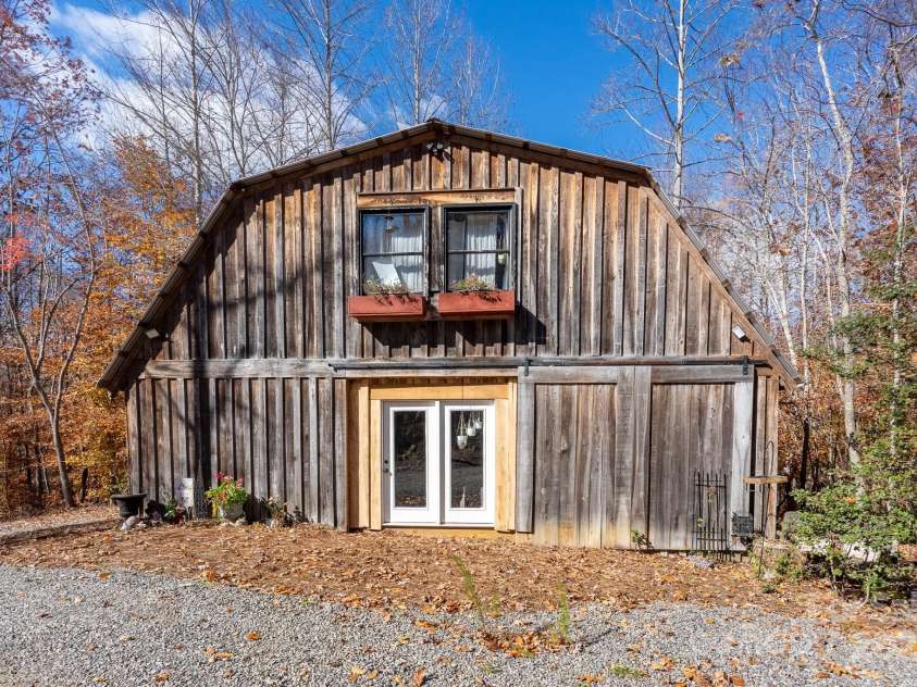 600 Monbo Road, Statesville, NC 28677.  MLS# CAR4320848, YatesRealty ID 1908. 