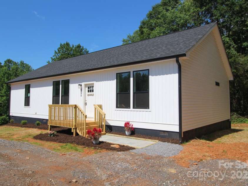 3119 Peaceful Meadows Drive, Morganton, NC 28655.  MLS# CAR4269787, YatesRealty ID 19080. 