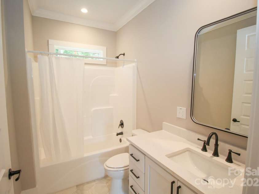 3119 Peaceful Meadows Drive, Morganton, NC 28655.  MLS# CAR4269787, YatesRealty ID 19080. Hall Bath