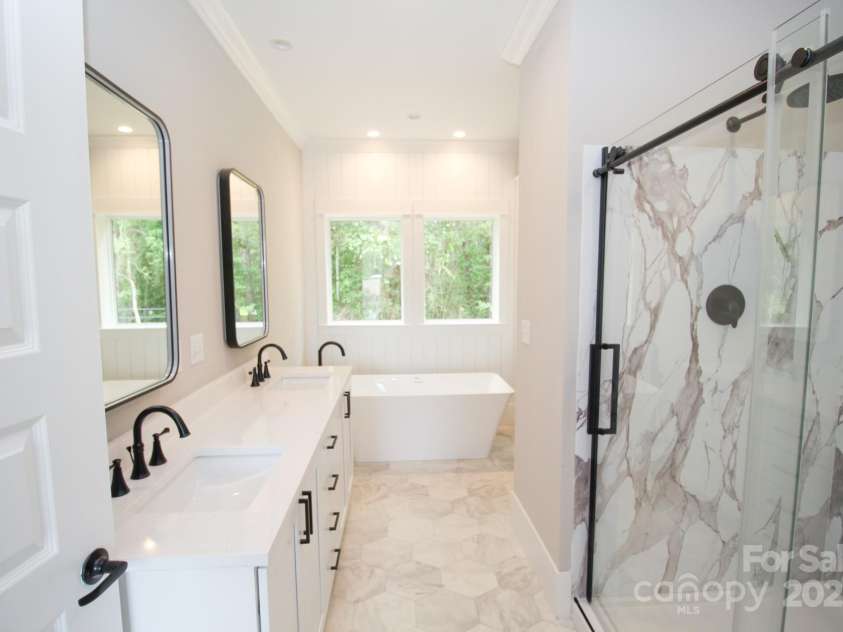 3119 Peaceful Meadows Drive, Morganton, NC 28655.  MLS# CAR4269787, YatesRealty ID 19080. Primary Bath