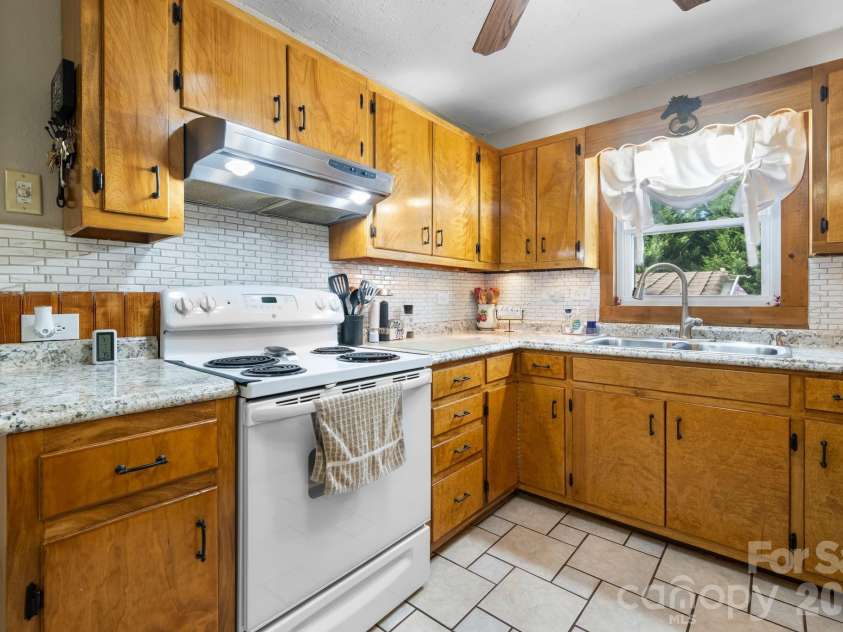 2582 Startown Road, Newton, NC 28658.  MLS# CAR4378748, YatesRealty ID 19081. 