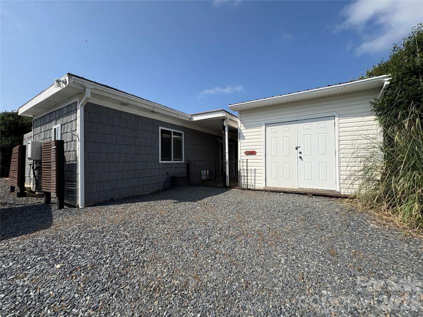 333 Mount View Lane, New London, NC 28127.  MLS# CAR4269938, YatesRealty ID 19081. 