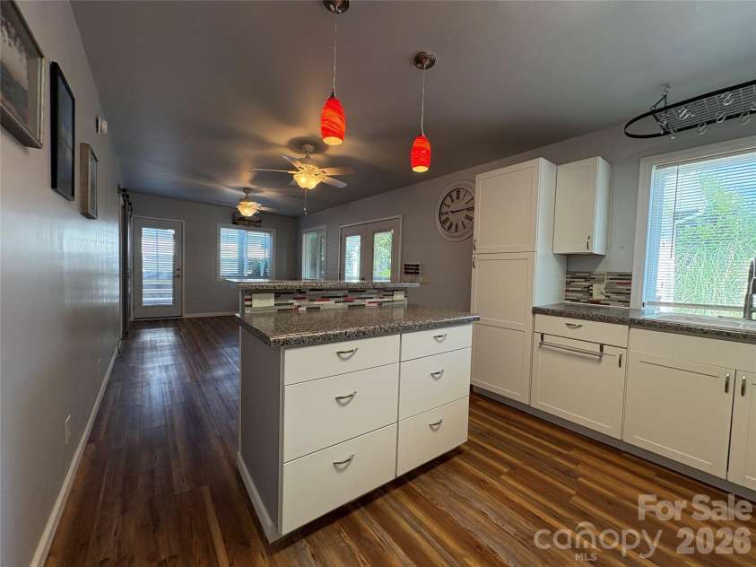 333 Mount View Lane, New London, NC 28127.  MLS# CAR4269938, YatesRealty ID 19081. Kitchen Island w/ breakfast bar