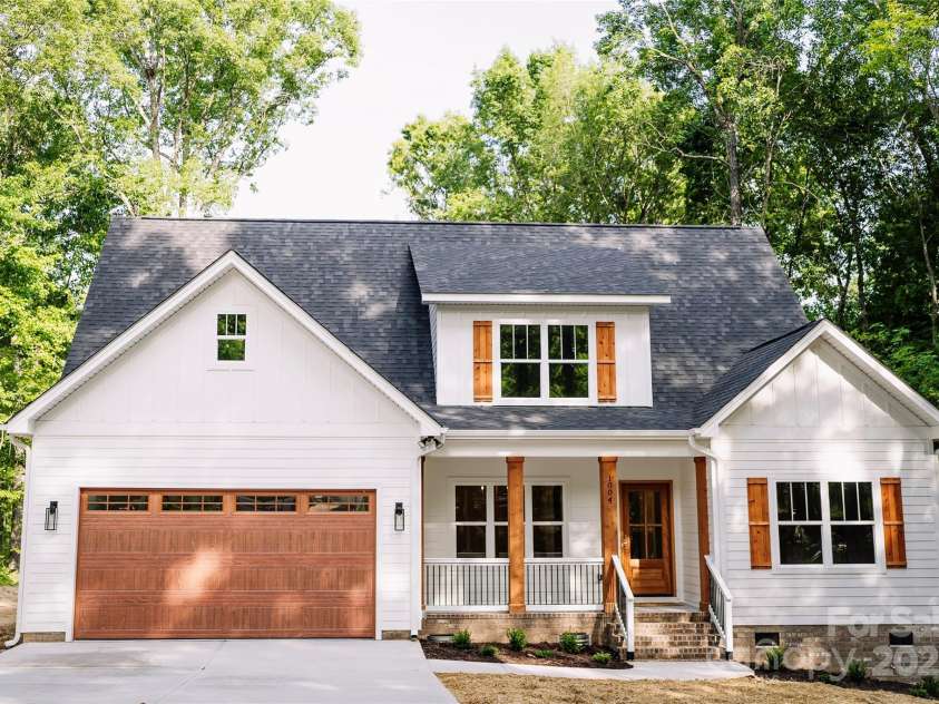 1004 Sandy Ridge Road, Monroe, NC 28112.  MLS# CAR4329677, YatesRealty ID 19082. 