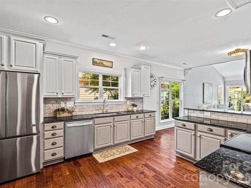 865 Ryans Place, Fort Mill, SC 29715.  MLS# CAR4375946, YatesRealty ID 19084. 