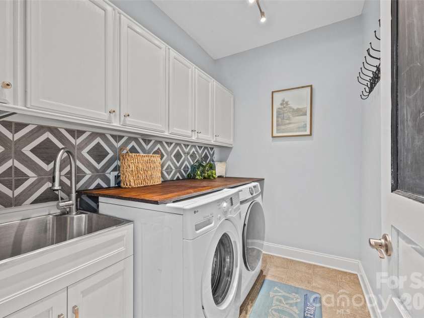 865 Ryans Place, Fort Mill, SC 29715.  MLS# CAR4375946, YatesRealty ID 19084. 