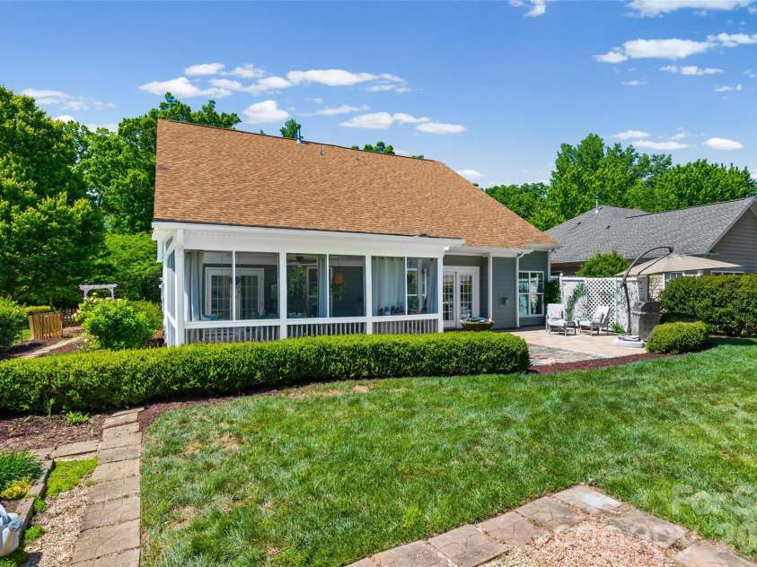 865 Ryans Place, Fort Mill, SC 29715.  MLS# CAR4375946, YatesRealty ID 19084. 