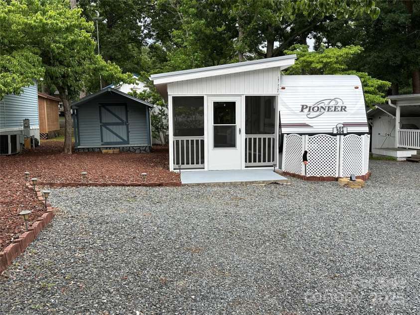 107 Pine Street, New London, NC 28127.  MLS# CAR4266305, YatesRealty ID 19086. 