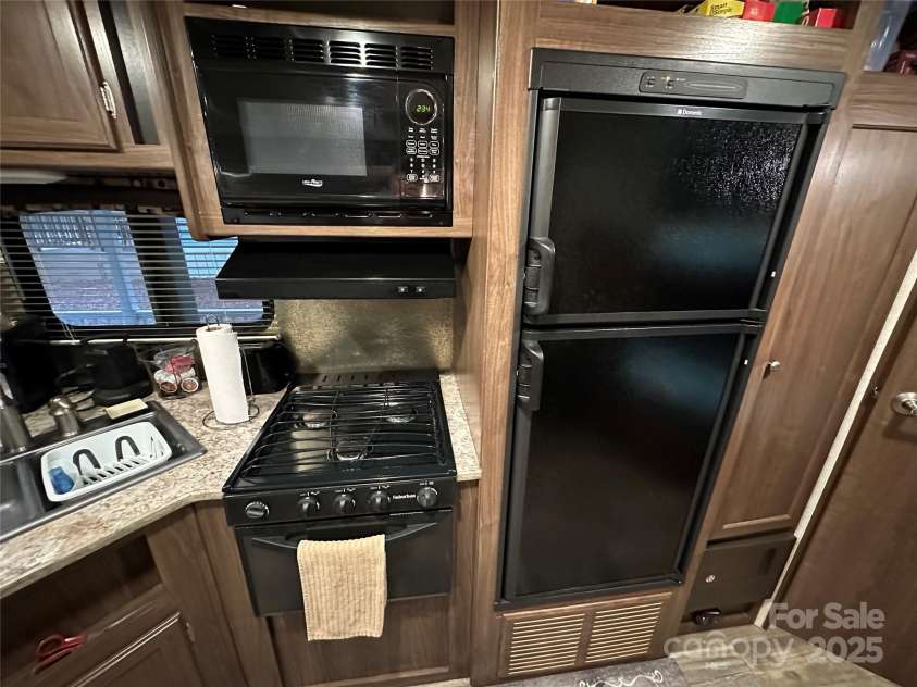 107 Pine Street, New London, NC 28127.  MLS# CAR4266305, YatesRealty ID 19086. 