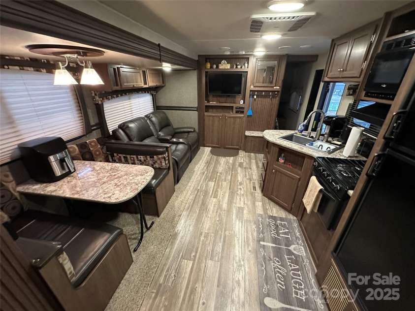 107 Pine Street, New London, NC 28127.  MLS# CAR4266305, YatesRealty ID 19086. 