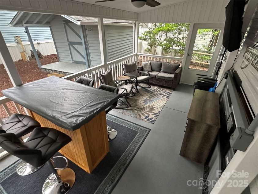 107 Pine Street, New London, NC 28127.  MLS# CAR4266305, YatesRealty ID 19086. 