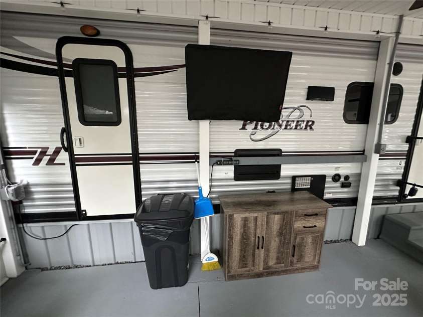 107 Pine Street, New London, NC 28127.  MLS# CAR4266305, YatesRealty ID 19086. 