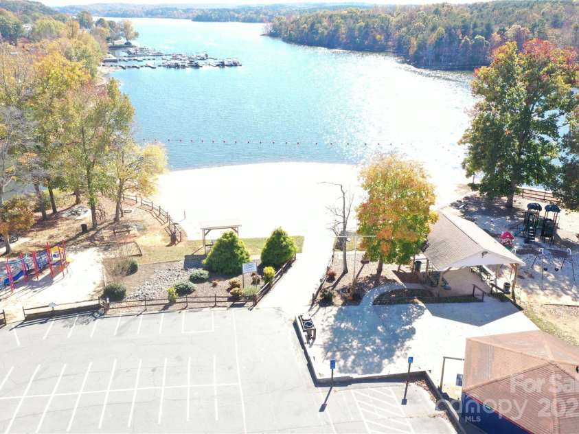 107 Pine Street, New London, NC 28127.  MLS# CAR4266305, YatesRealty ID 19086. 