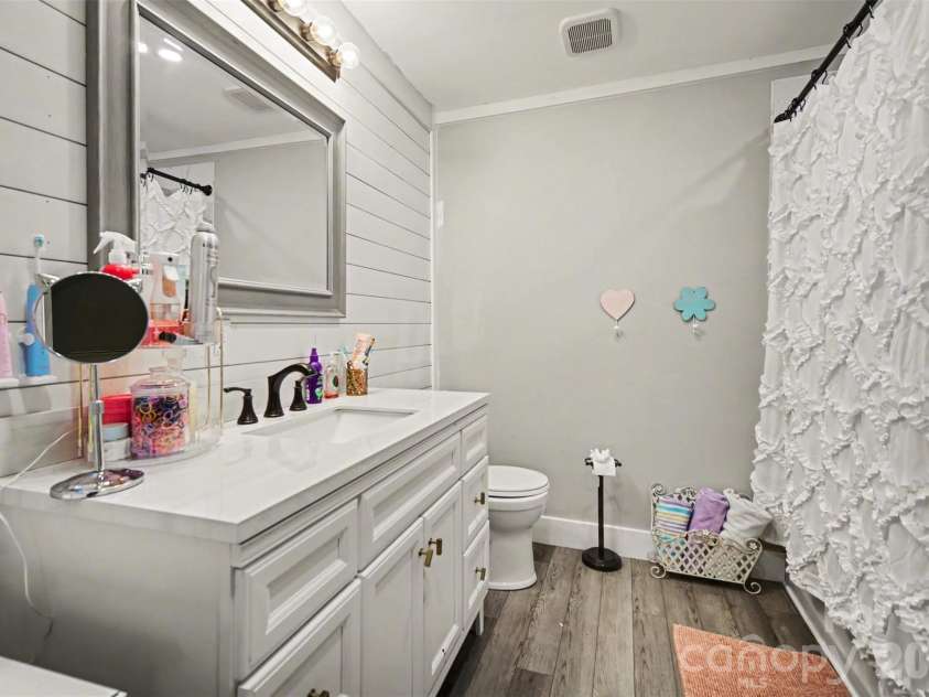 5226 Old Plank Road, Iron Station, NC 28080.  MLS# CAR4365700, YatesRealty ID 19087. En-siute bath in Bedroom #5