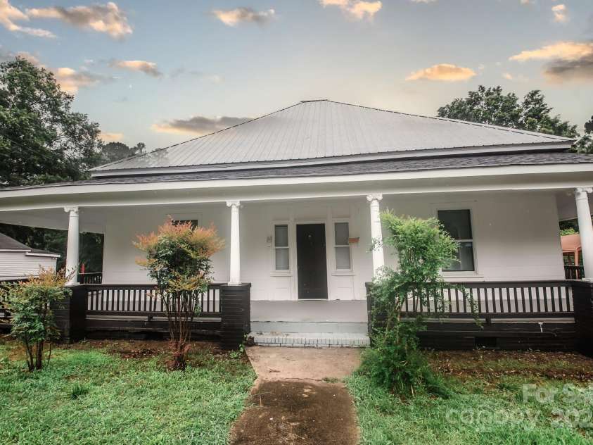 707 Phifer Street, Monroe, NC 28110.  MLS# CAR4270340, YatesRealty ID 19087. 