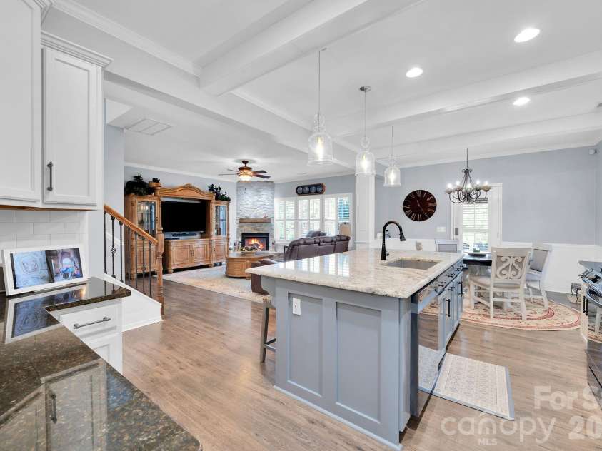 6129 Hawk View Road, Waxhaw, NC 28173.  MLS# CAR4359758, YatesRealty ID 19088. 