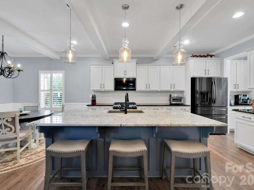 6129 Hawk View Road, Waxhaw, NC 28173.  MLS# CAR4359758, YatesRealty ID 19088. 