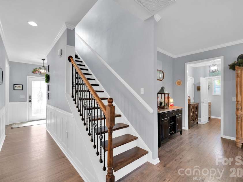 6129 Hawk View Road, Waxhaw, NC 28173.  MLS# CAR4359758, YatesRealty ID 19088. 