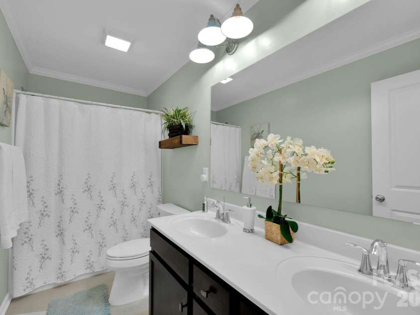 6129 Hawk View Road, Waxhaw, NC 28173.  MLS# CAR4359758, YatesRealty ID 19088. 
