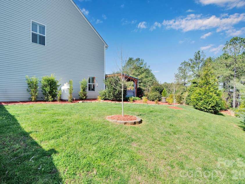 6129 Hawk View Road, Waxhaw, NC 28173.  MLS# CAR4359758, YatesRealty ID 19088. 